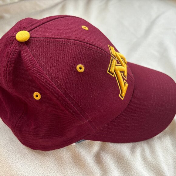 Nike Minnesota Golden Gophers Adjustable Wool Hat Cap Men's - Picture 3 of 5
